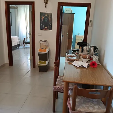 House With Balcony 500 Meters From The Sea Bobo'S House *